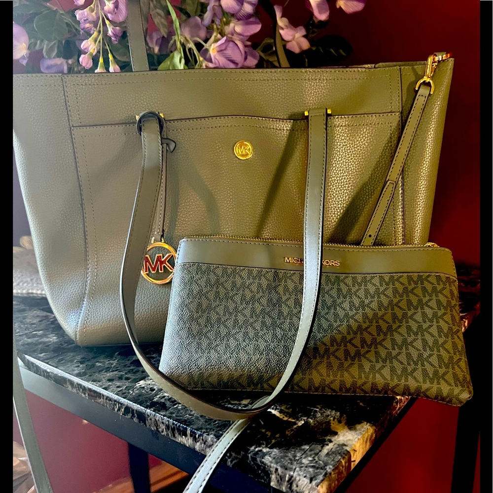 Michael Kors tote and pouch
